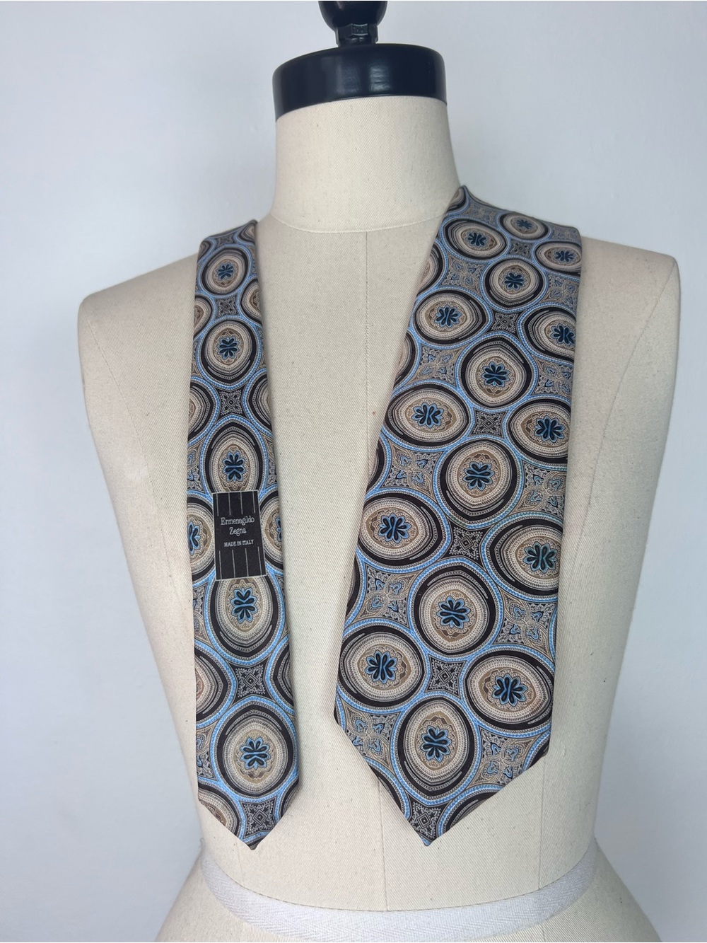 Ermenegildo Zegna Designer Blue and Brown Medallion Mulberry Silk Tie Necktie